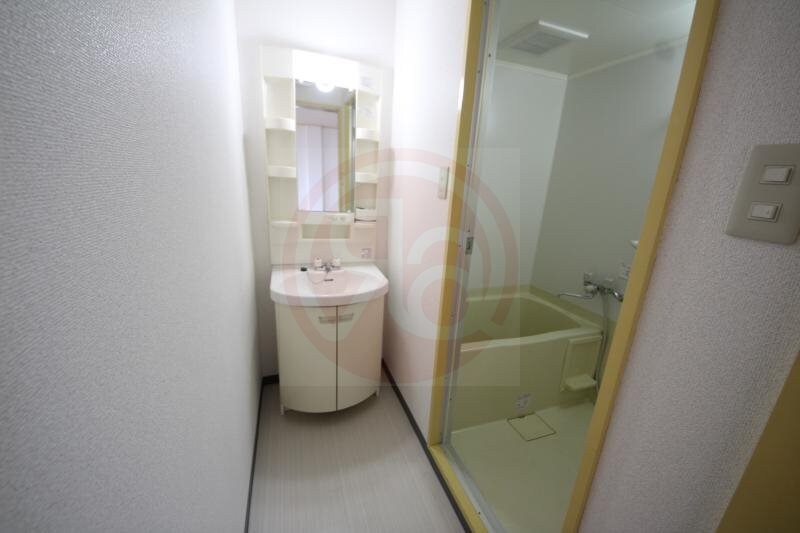 物件内観写真18　(スペースが確保できる洗面所です)