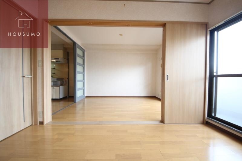 物件内観写真4　(こちらの居間で趣味の時間をお楽しみください
建物外観を気にな)