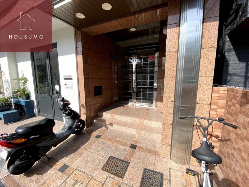 物件外観写真3　(ゆとりのあるロビーです)