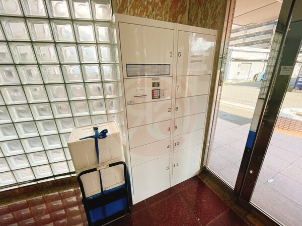 エントランス(建物の内部です)