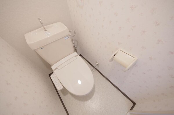 トイレ(清潔感のあるトイレです)