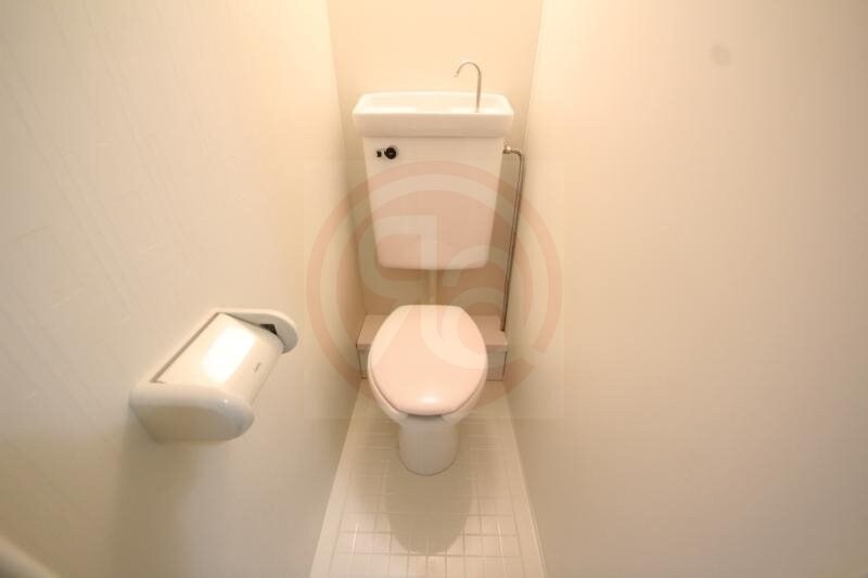 物件内観写真14　(ゆったりとした空間のトイレです)