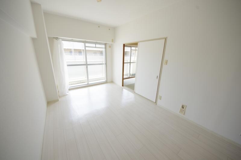 物件内観写真4　(居間です)