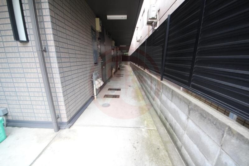 物件外観写真3　(落ち着いたロビーです)