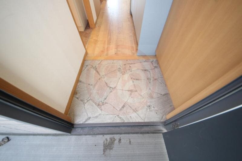 物件内観写真16　(落ち着いた玄関です)