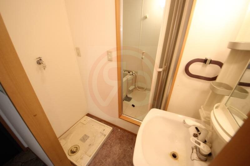 物件内観写真18　(ゆったりとスペースのある洗面所)