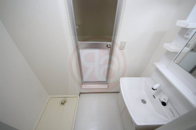 物件内観写真19　(広い洗面スペース)