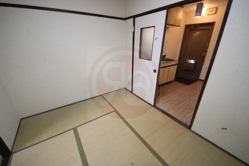 物件内観写真5　(ゆったり過ごせる居間です)