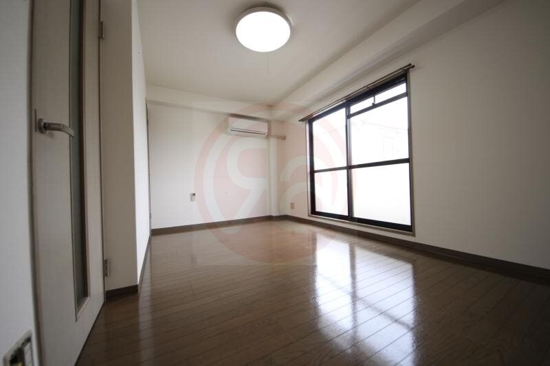 物件内観写真5　(おしゃれな居間です)