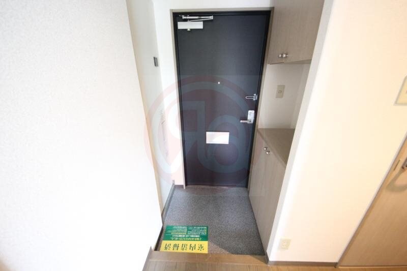 物件内観写真16　(シンプルで使いやすい玄関です)