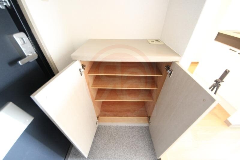 物件内観写真17　(大きなスペースがあり、収納には困りません)