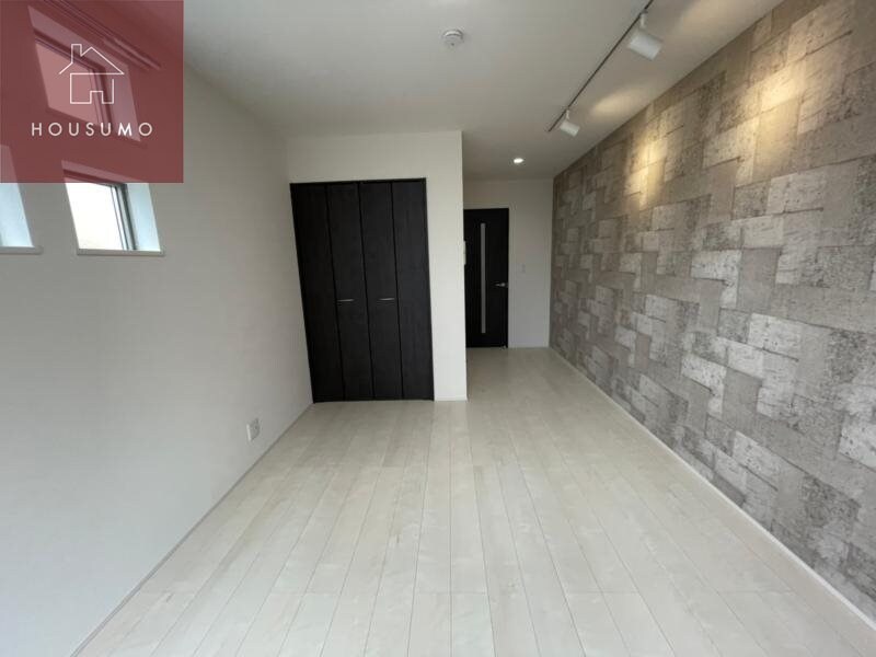 物件内観写真6　(ゆったりとしたリビングです)