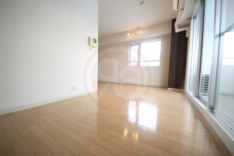 物件内観写真7　(使い勝手のいい寝室です)