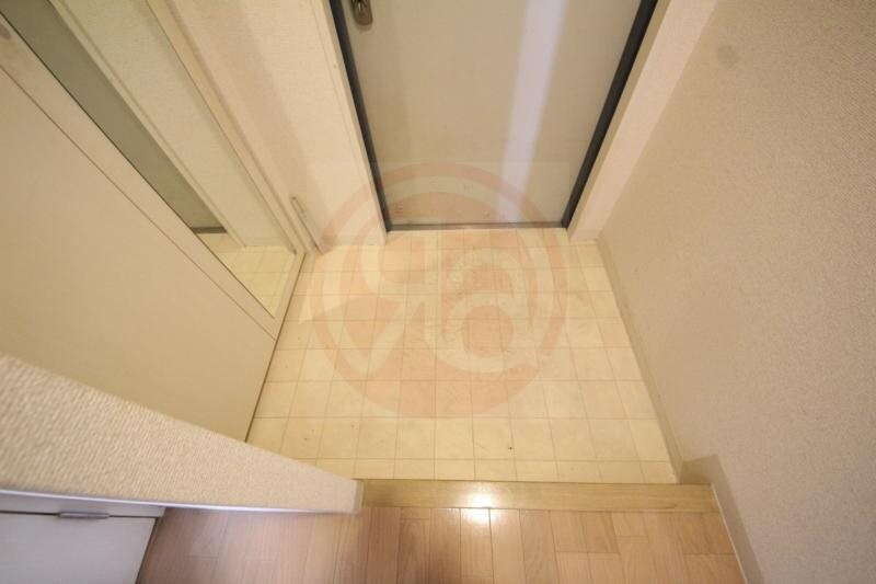 物件内観写真9　(シンプルで使いやすい玄関です)