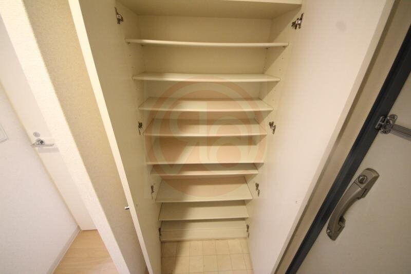 物件内観写真19　(小物を収納するのに便利です)