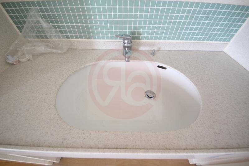 物件内観写真21　(広い洗面スペース)