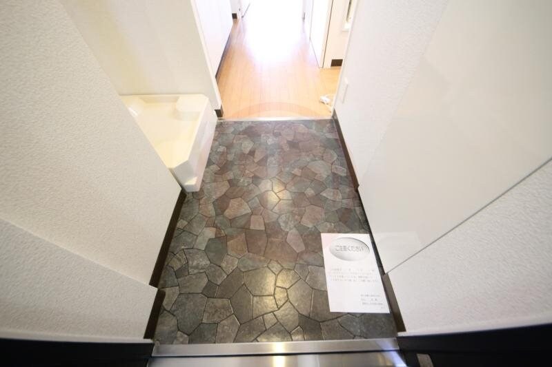 物件内観写真16　(落ち着いた玄関です)