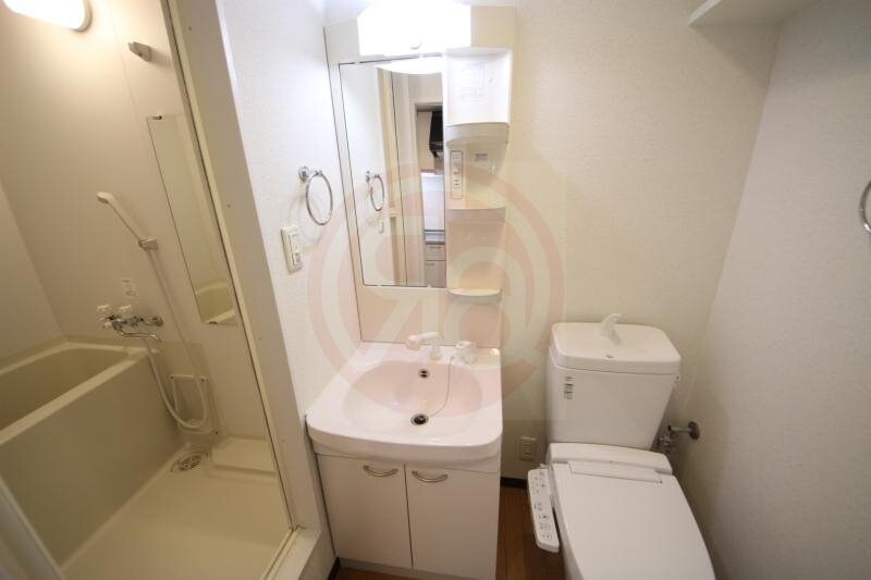 物件内観写真19　(独立洗面台あり、毎朝おしゃれに忙しい女性の方におすすめです)