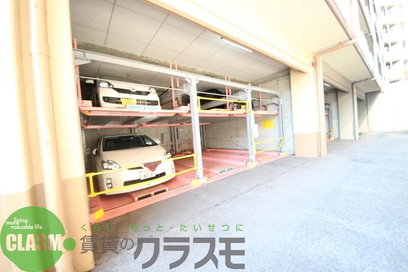 物件外観写真2　(駐車場完備です)