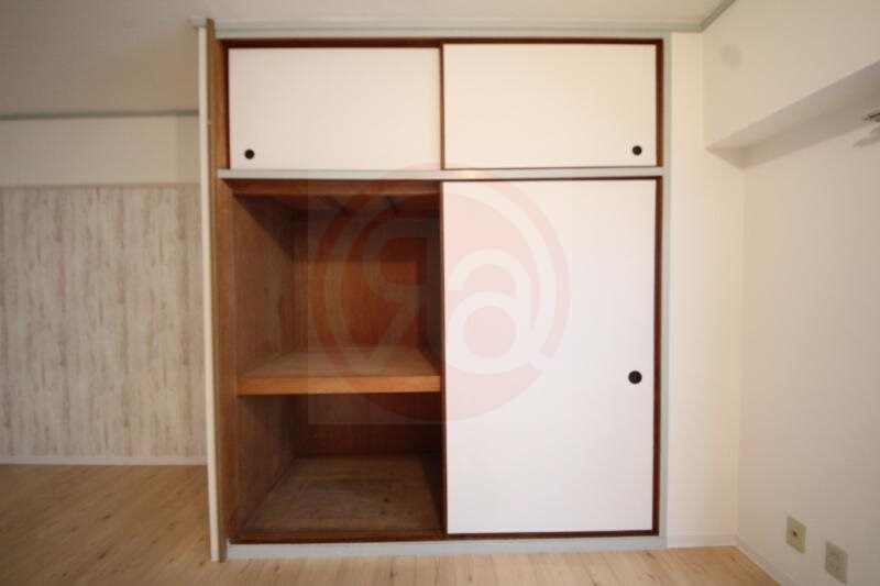 物件内観写真18　(小物を収納するのに便利です)