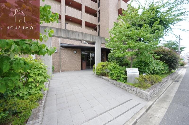 物件外観写真3　(建物の内部です)