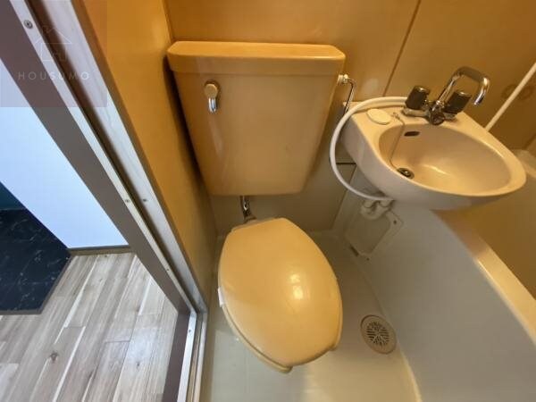 トイレ(シンプルで使いやすいトイレです)