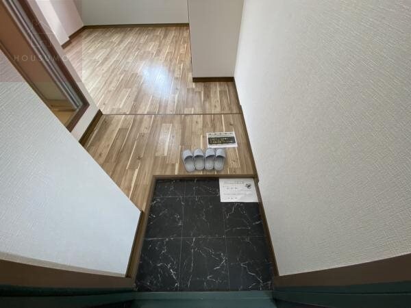 玄関(毎日通る玄関はこちらです)