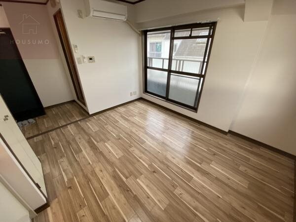 寝室(使い勝手のいい寝室です)