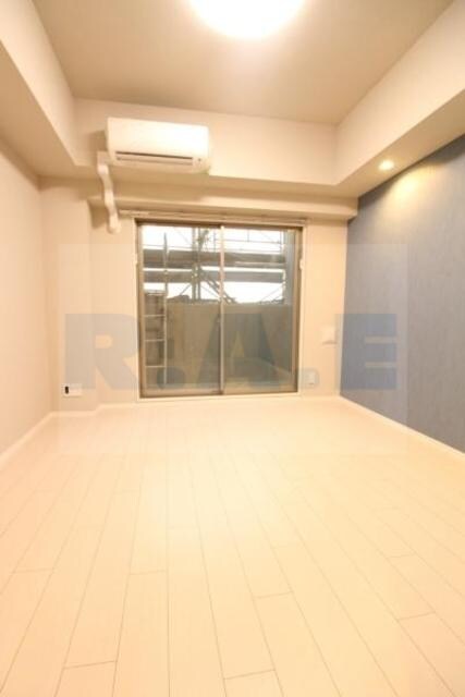 物件内観写真4　(おしゃれなリビングです)