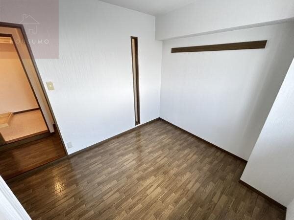 物件内観写真25　(個人の部屋や寝室として使える洋室です)