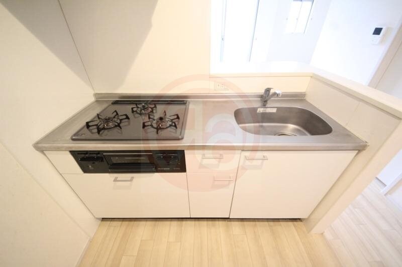 物件内観写真6　(コンパクトなキッチンで掃除もラクラク)