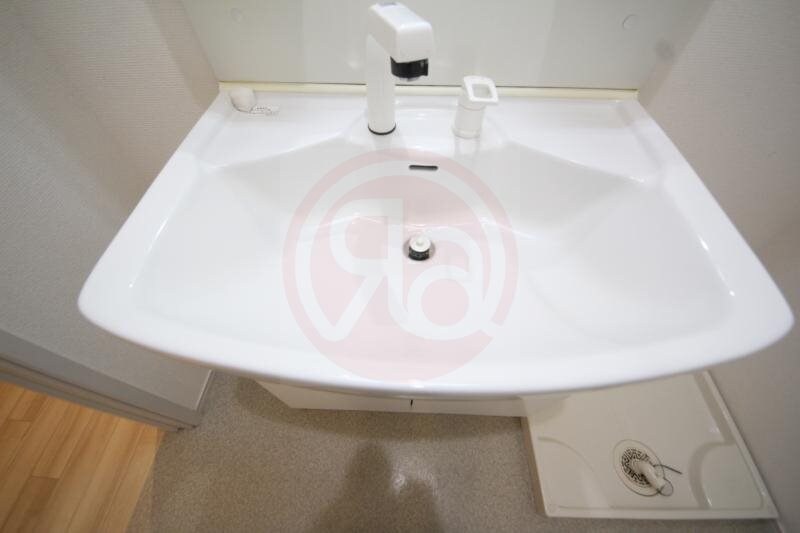 物件内観写真18　(明るい洗面所です)