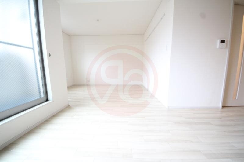 物件内観写真27　(こちらのリビングで趣味の時間をお楽しみください)