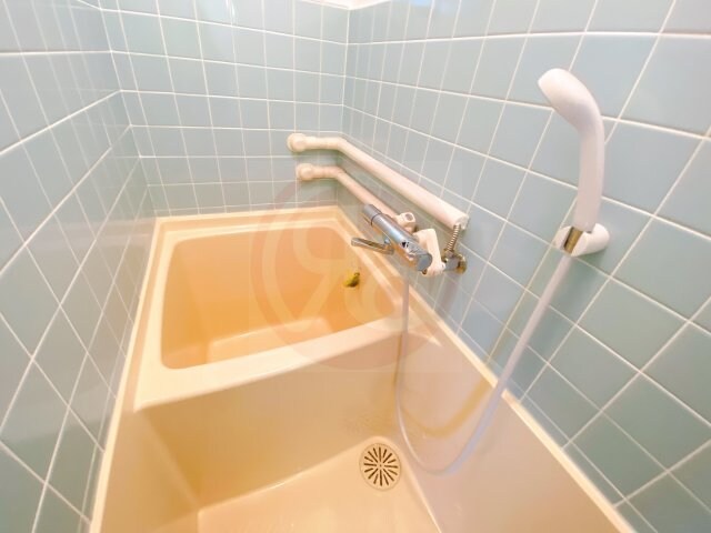 物件内観写真8　(落ち着いた空間のお風呂です)