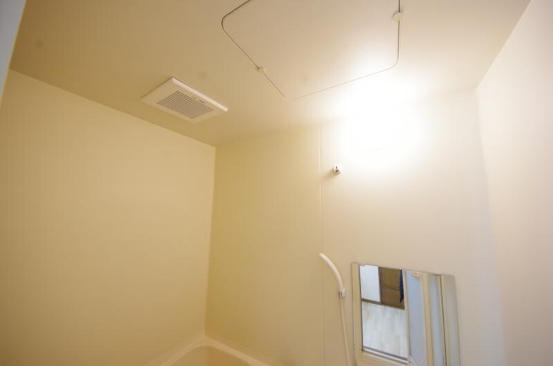 物件内観写真13　(落ち着いた空間のお風呂です)