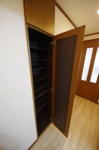 物件内観写真16　(便利な収納スペースです)