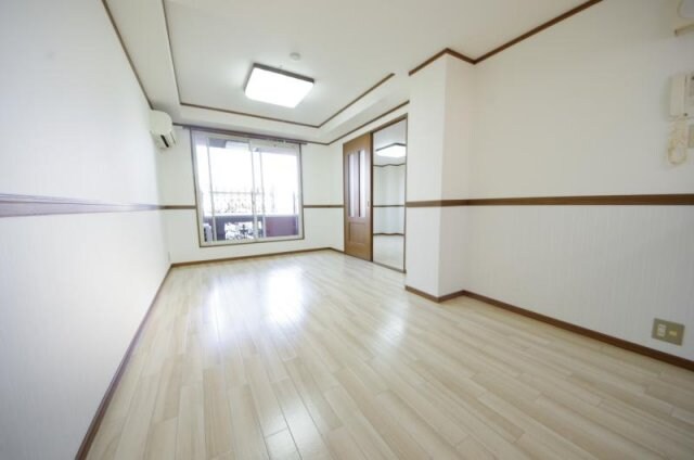 物件内観写真28　(居間です)