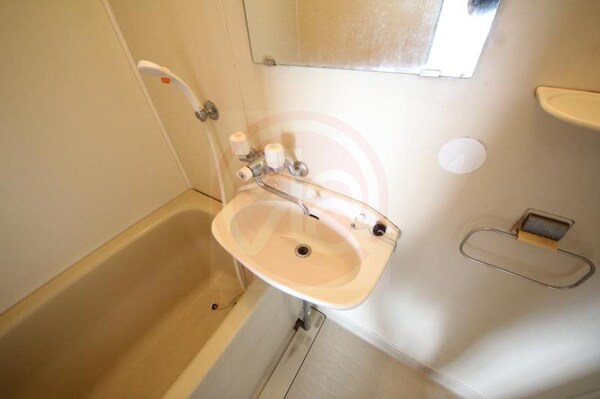 洗面・脱衣所(忙しい朝には欠かせない洗面所です)