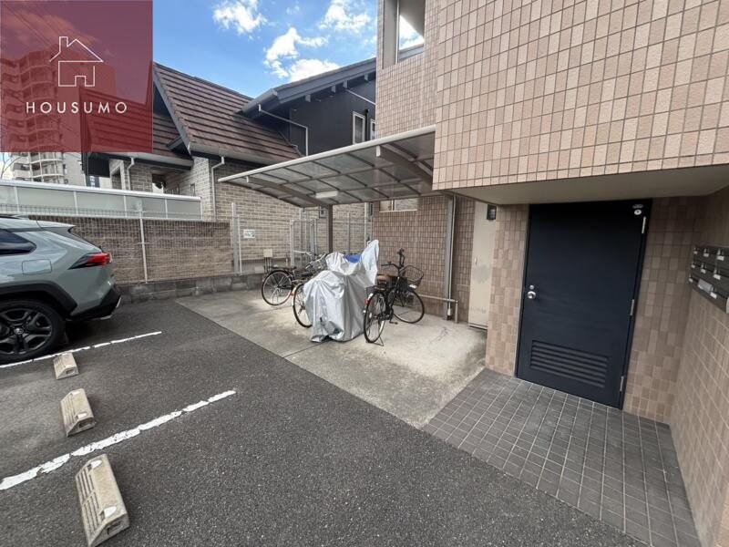 物件外観写真4　(建物の内部です)