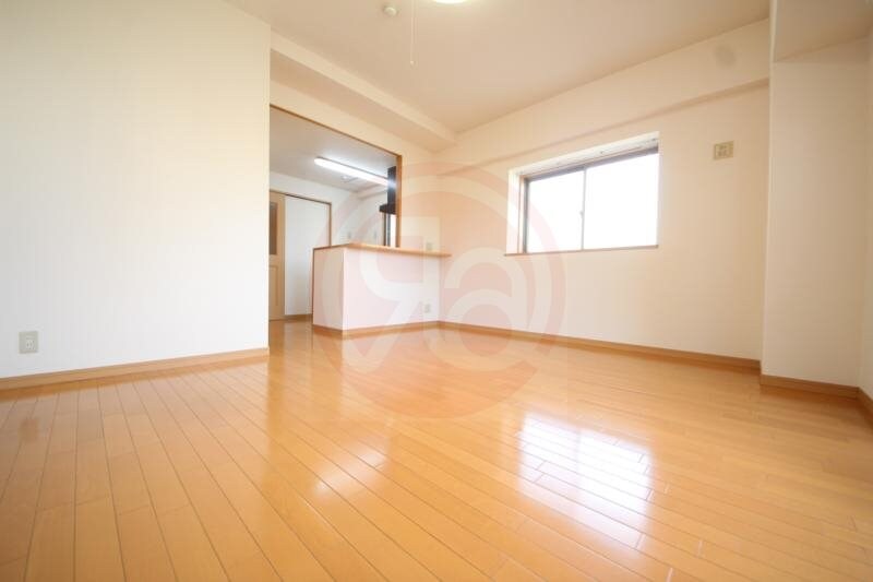 物件内観写真6　(こちらのリビングで趣味の時間をお楽しみください)