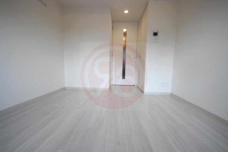 物件内観写真11　(明るい色調の室内です)