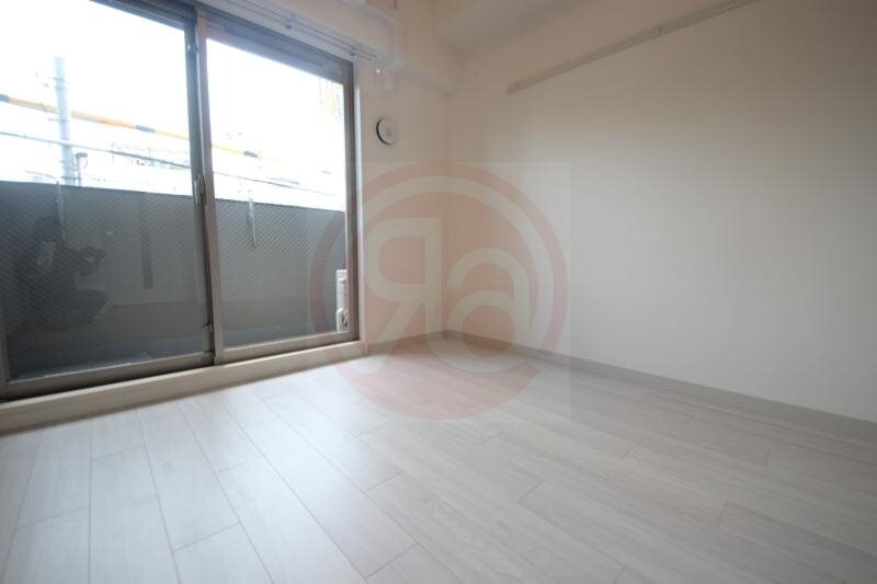 物件内観写真13　(使い勝手のいい寝室です)