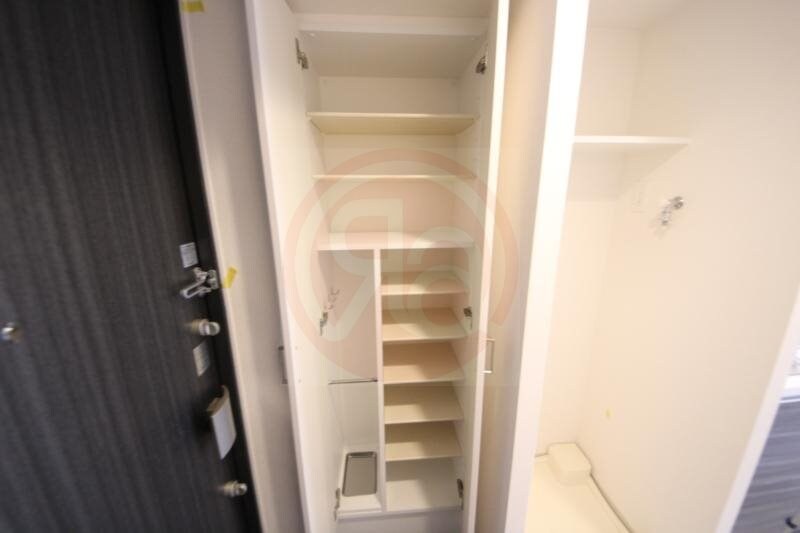 物件内観写真24　(専用の収納スペースです)