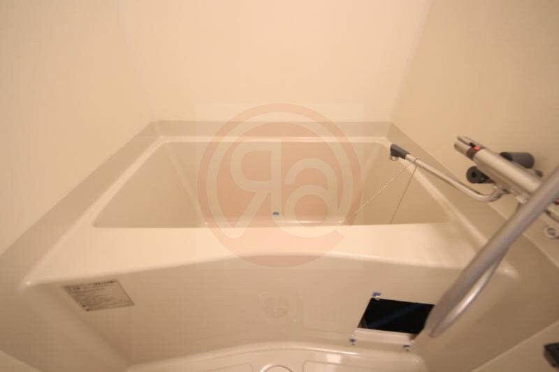 物件内観写真10　(日々の疲れを癒すお風呂付です)