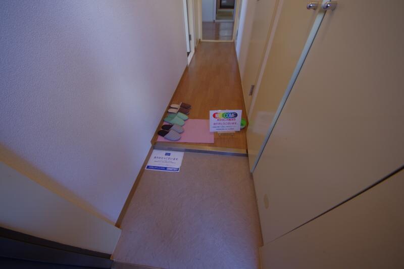 物件内観写真10　(きれいな玄関です)