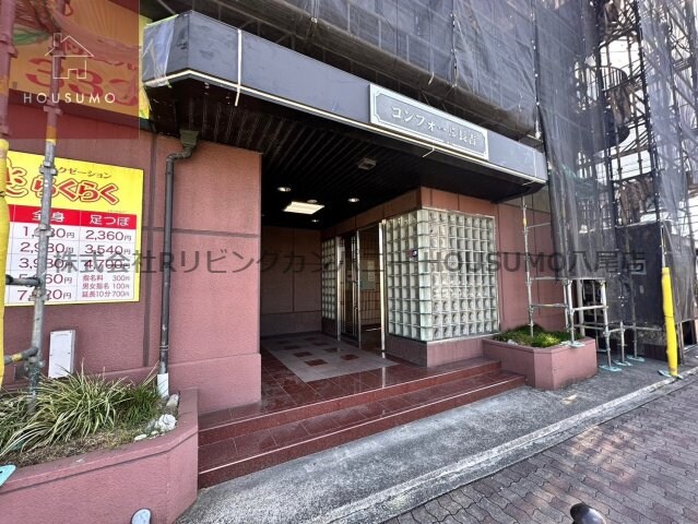 物件外観写真3　(外観は落ち着いています)