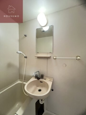 物件内観写真7　(コンパクトで使いやすい洗面所)