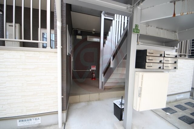 物件外観写真2　(建物の内部です)