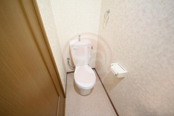トイレ(コンパクトで使いやすいトイレです)