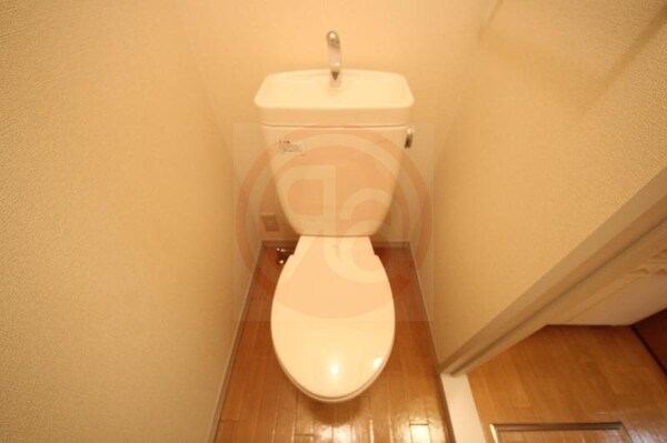 トイレ(コンパクトで使いやすいトイレです)